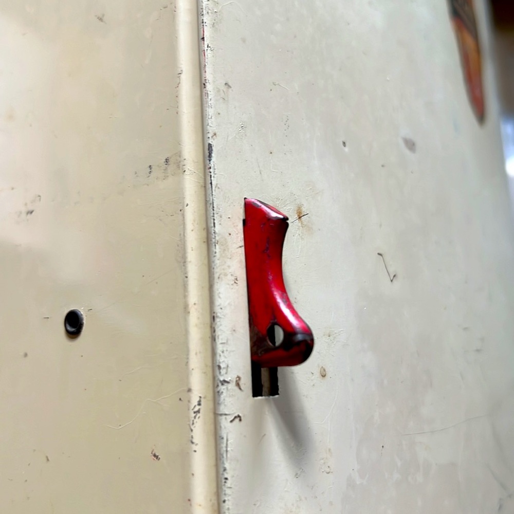1950s Vintage Child’s Refrigerator - Picture 7 of 7